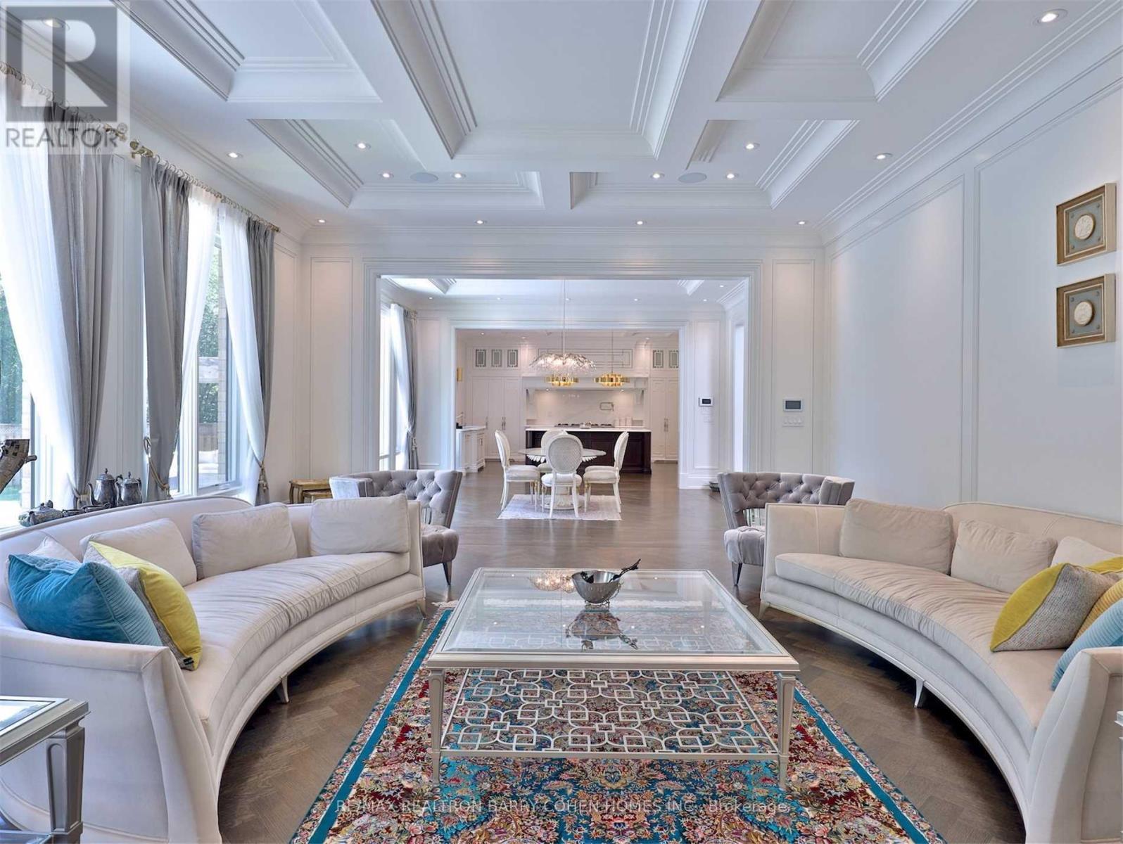 39 Arjay Crescent, Toronto, ON - Indoor Photo Showing Living Room