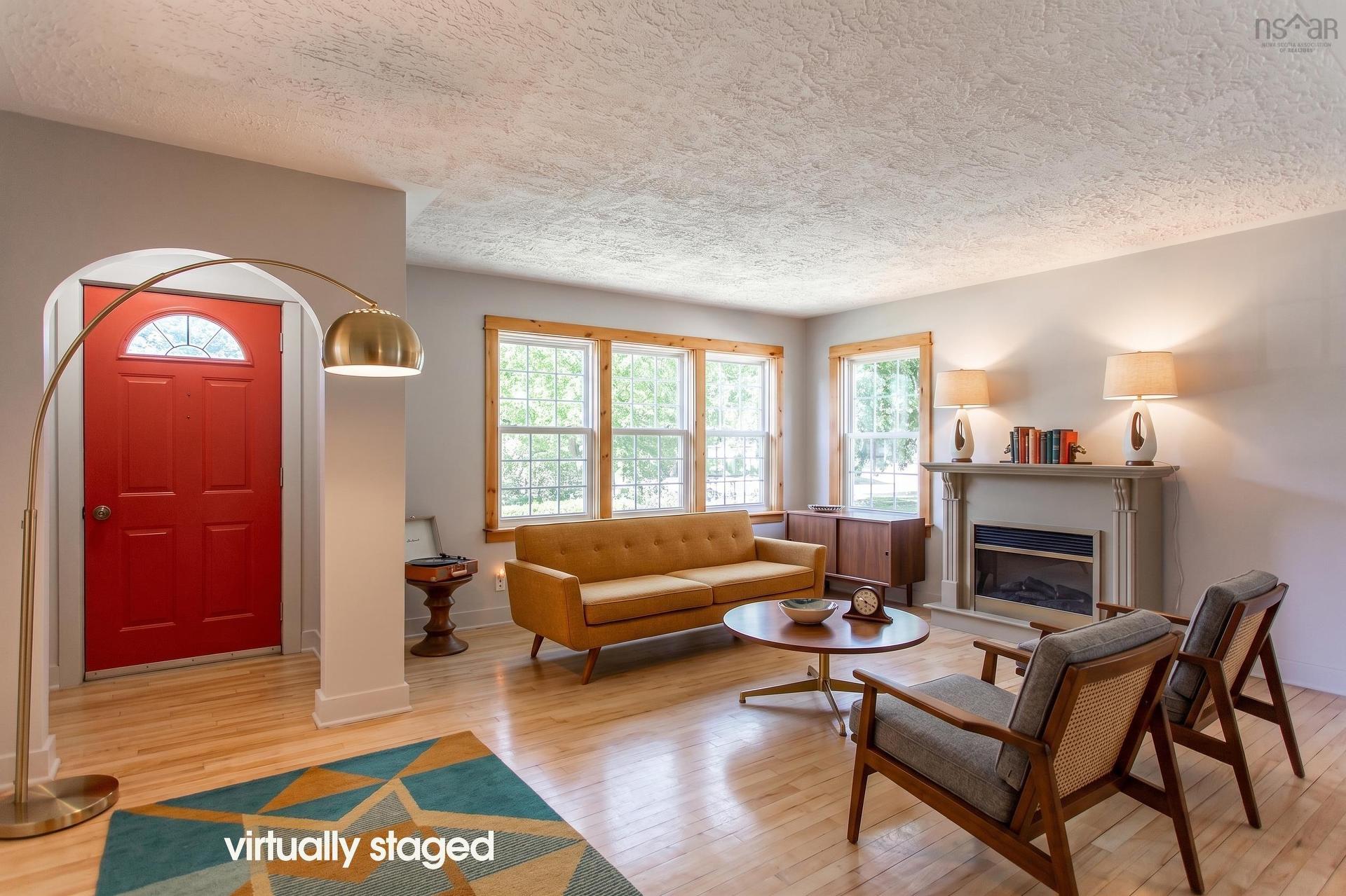 480 Main Street, Middleton, NS - Indoor Photo Showing Living Room With Fireplace