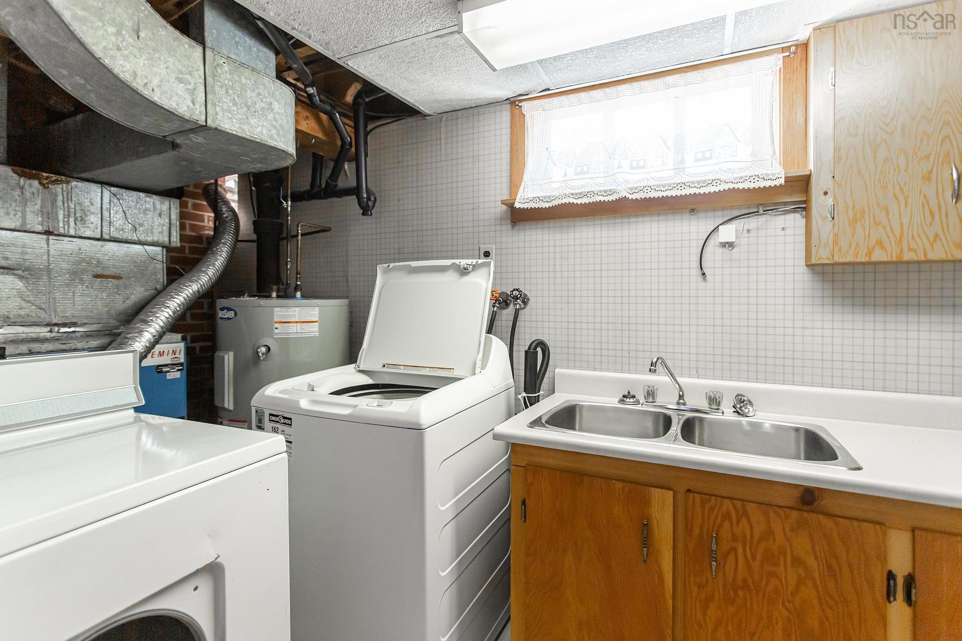 480 Main Street, Middleton, NS - Indoor Photo Showing Laundry Room