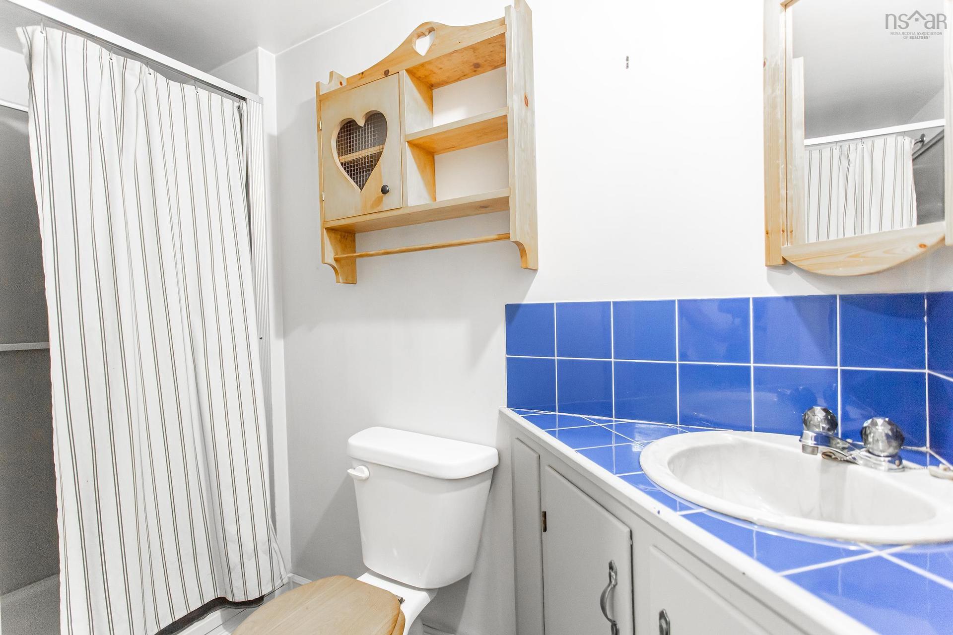 480 Main Street, Middleton, NS - Indoor Photo Showing Bathroom