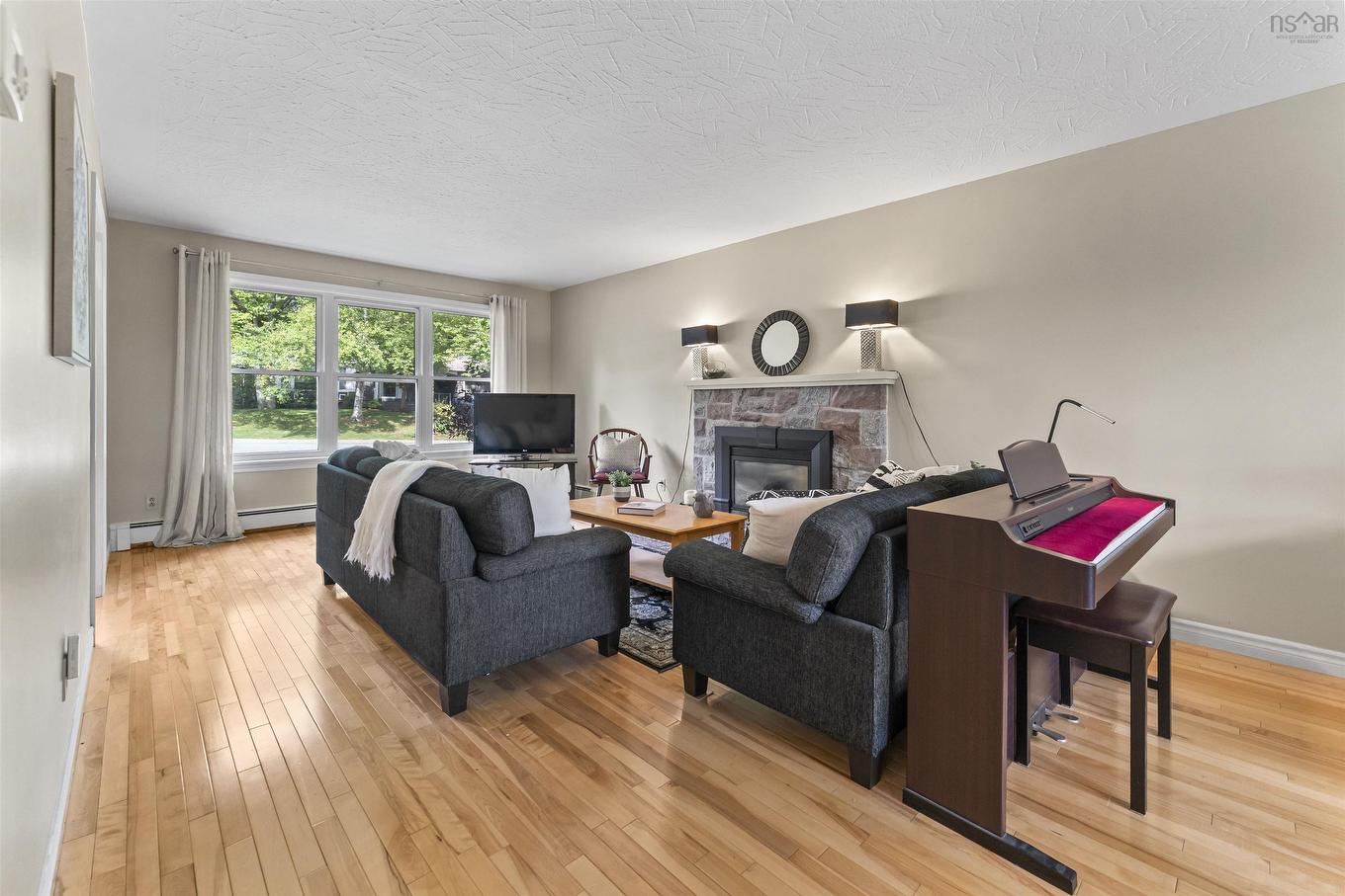 8 Fox Glove Lane, Halifax, NS - Indoor Photo Showing Living Room With Fireplace