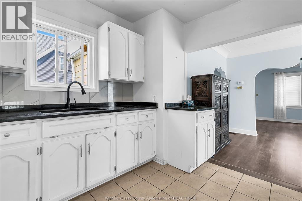 3337 Riberdy Road, Windsor, ON - Indoor Photo Showing Kitchen With Double Sink