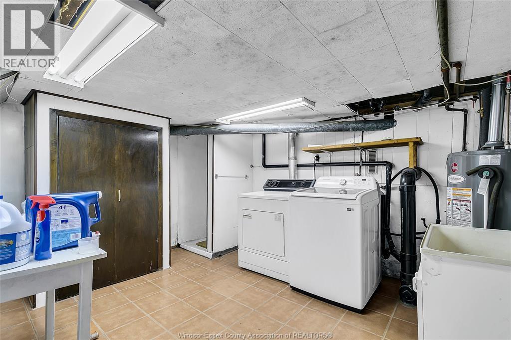3337 Riberdy Road, Windsor, ON - Indoor Photo Showing Laundry Room