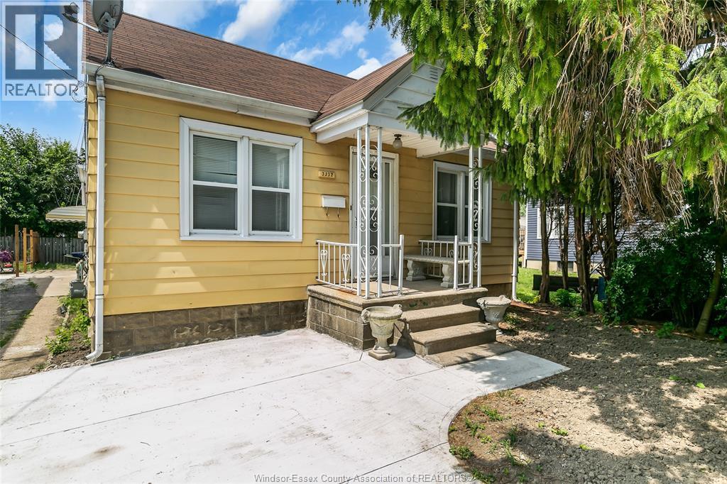 3337 Riberdy Road, Windsor, ON - Outdoor