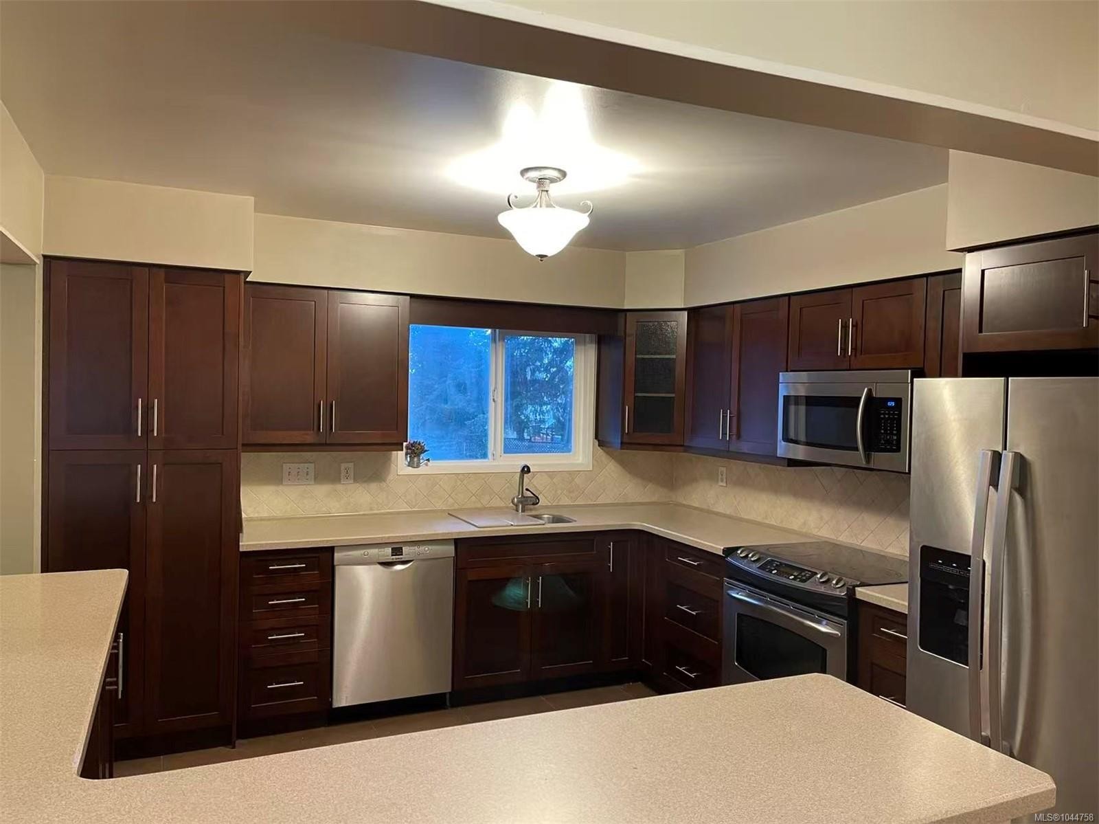 966 Haslam Ave, Langford, BC
