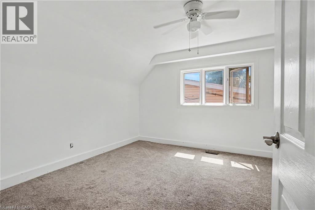 100 Hardale Crescent, Hamilton, ON - Indoor Photo Showing Other Room