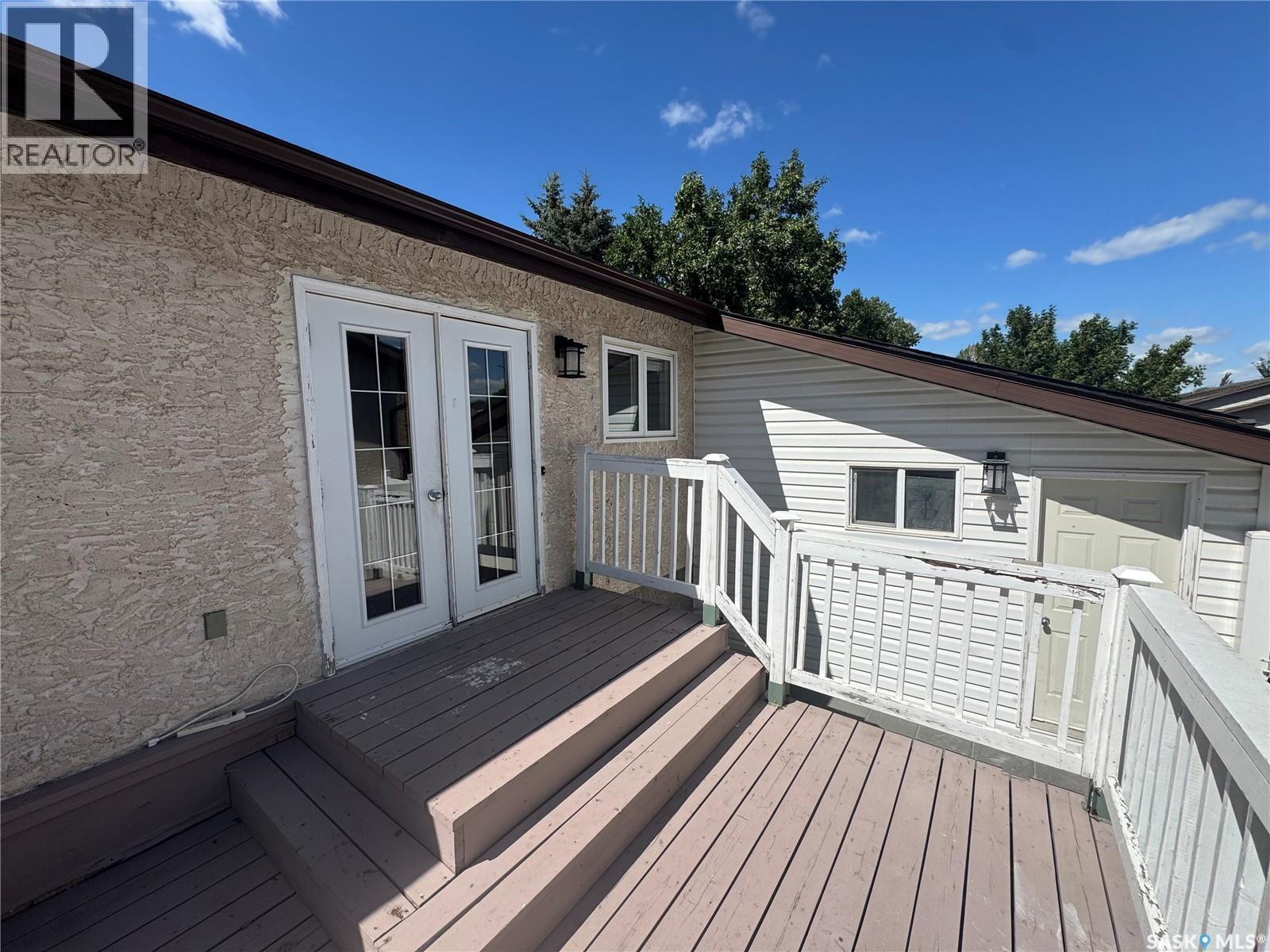 2907 Jenkins Drive E, Regina, SK - Outdoor With Deck Patio Veranda With Exterior