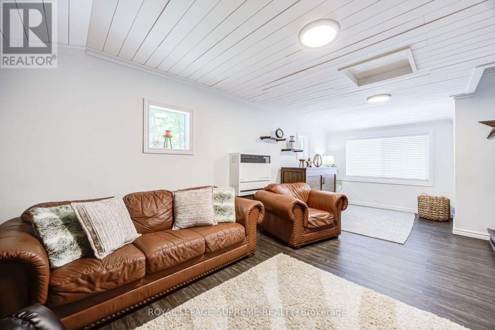 114 Desroches Trail, Tiny, ON - Indoor Photo Showing Living Room
