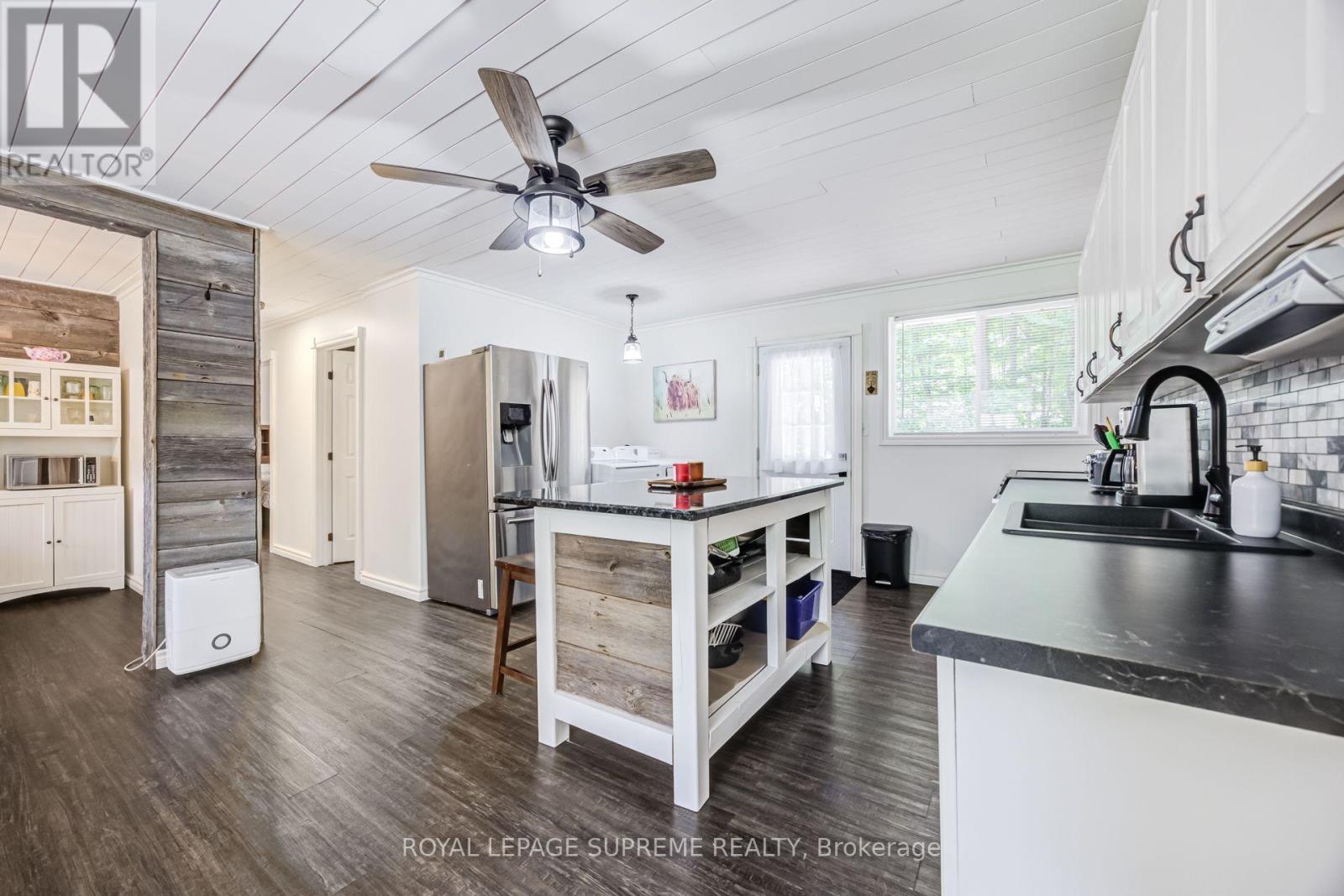 114 Desroches Trail, Tiny, ON - Indoor Photo Showing Kitchen