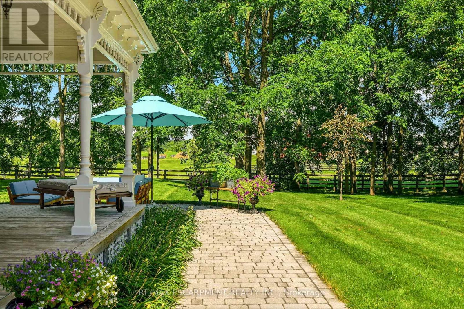 5515 Blind Line, Burlington, ON - Outdoor