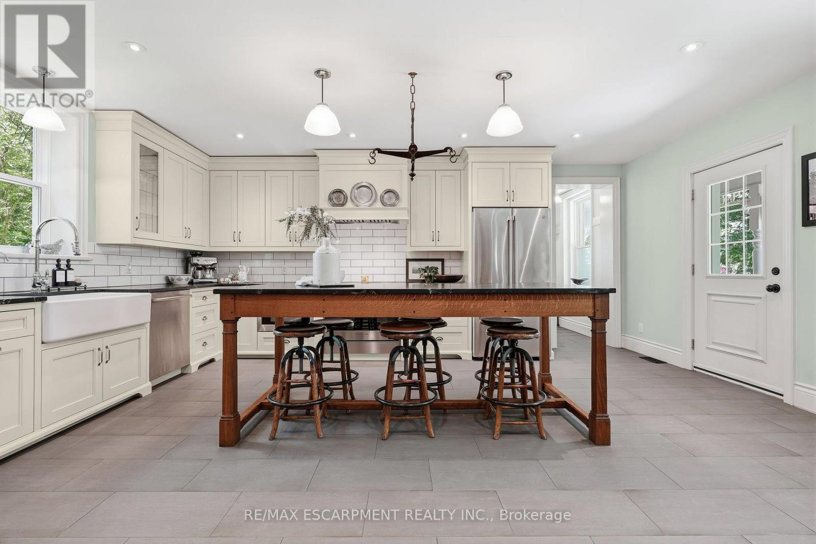 5515 Blind Line, Burlington, ON - Indoor Photo Showing Kitchen
