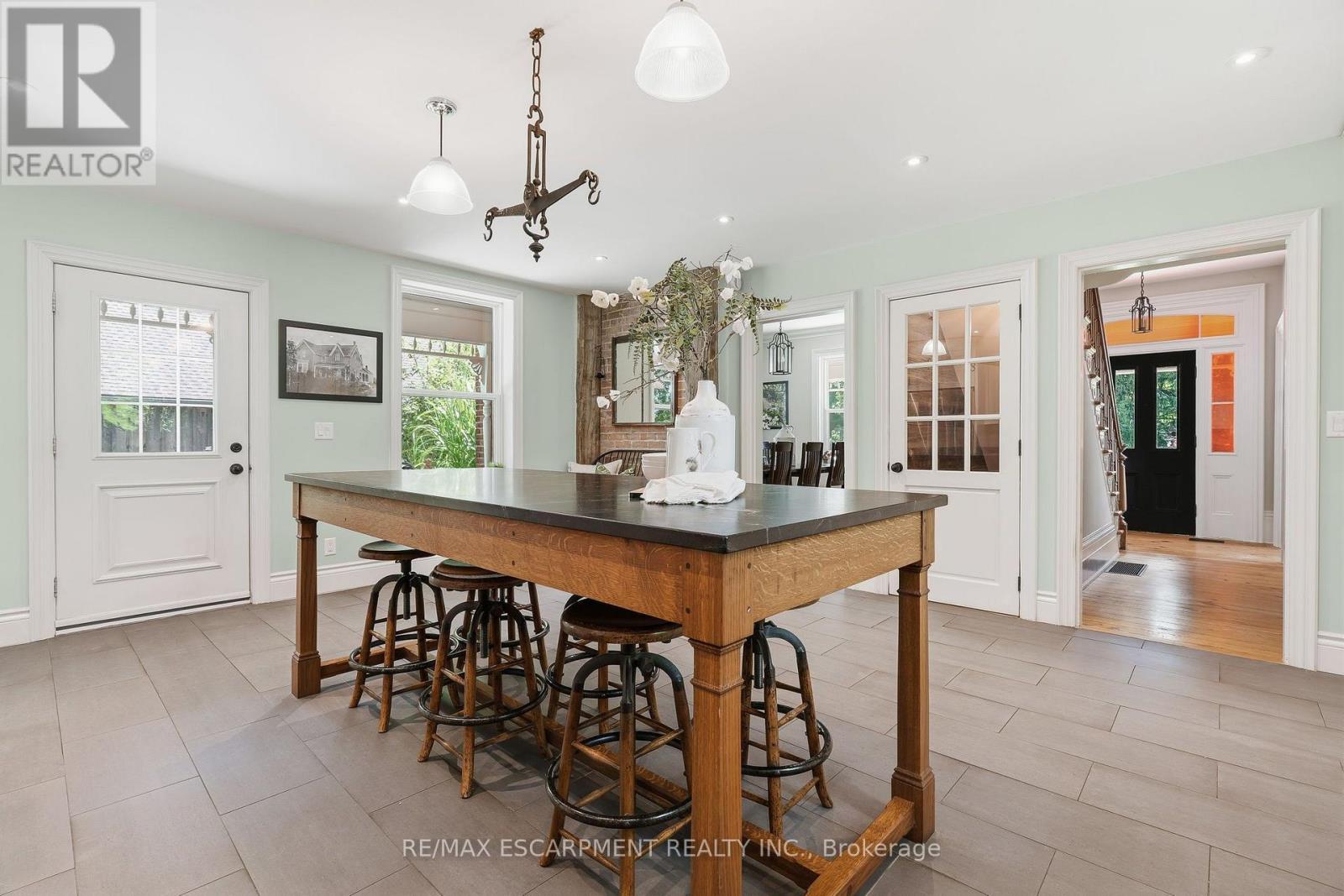 5515 Blind Line, Burlington, ON - Indoor Photo Showing Dining Room