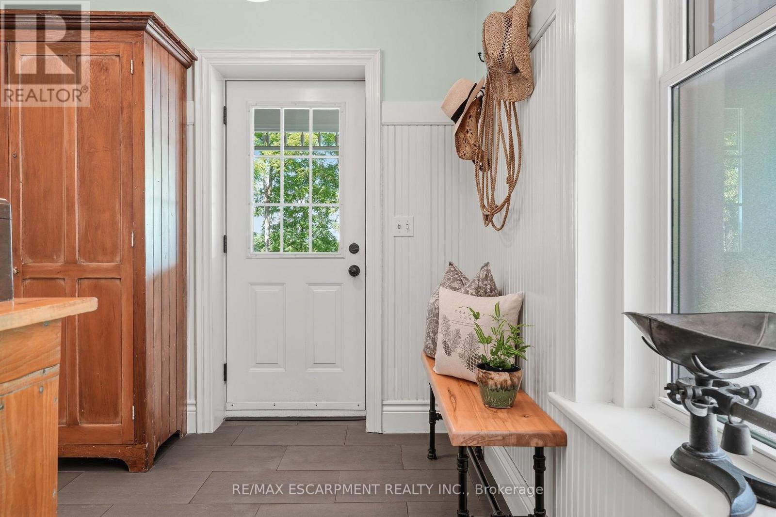 5515 Blind Line, Burlington, ON - Indoor