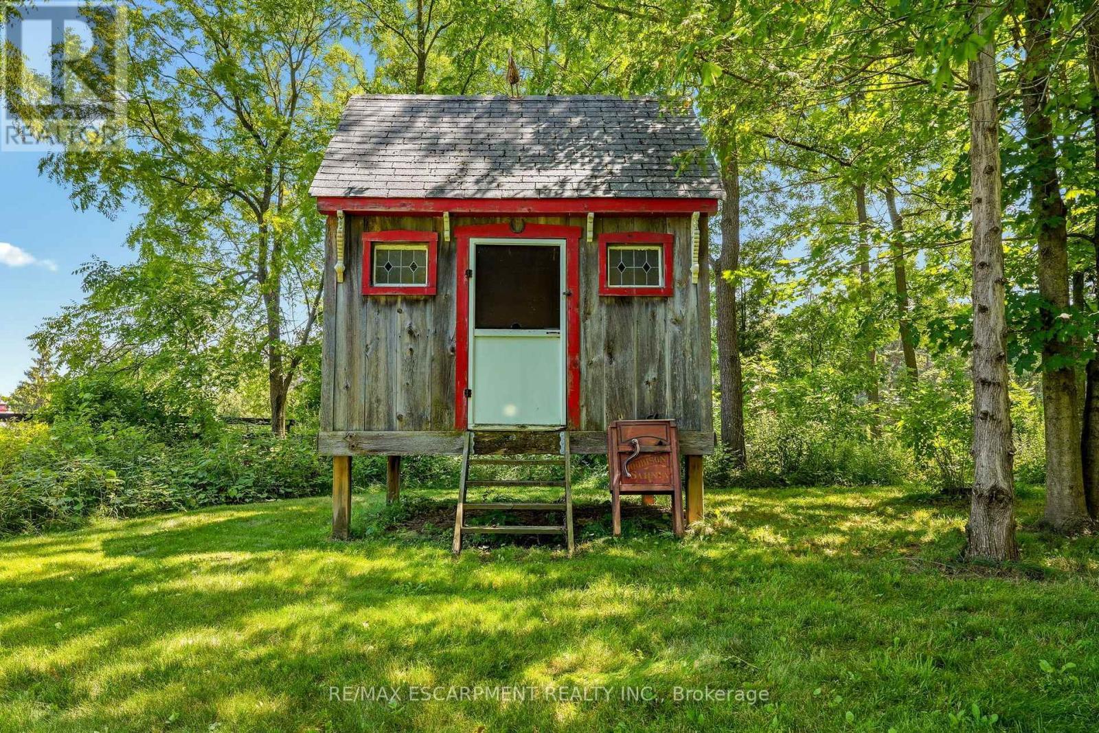 5515 Blind Line, Burlington, ON - Outdoor