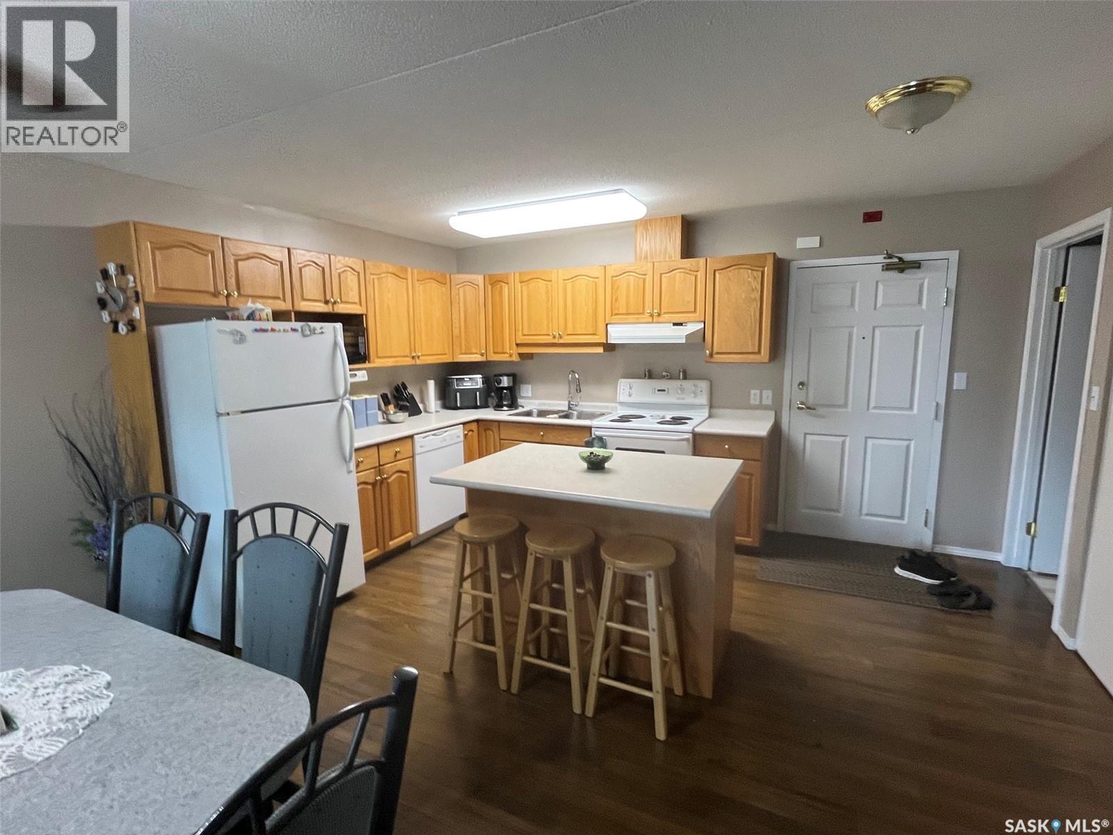 Unit306 1 26Th Street E, Prince Albert, SK - Indoor Photo Showing Kitchen