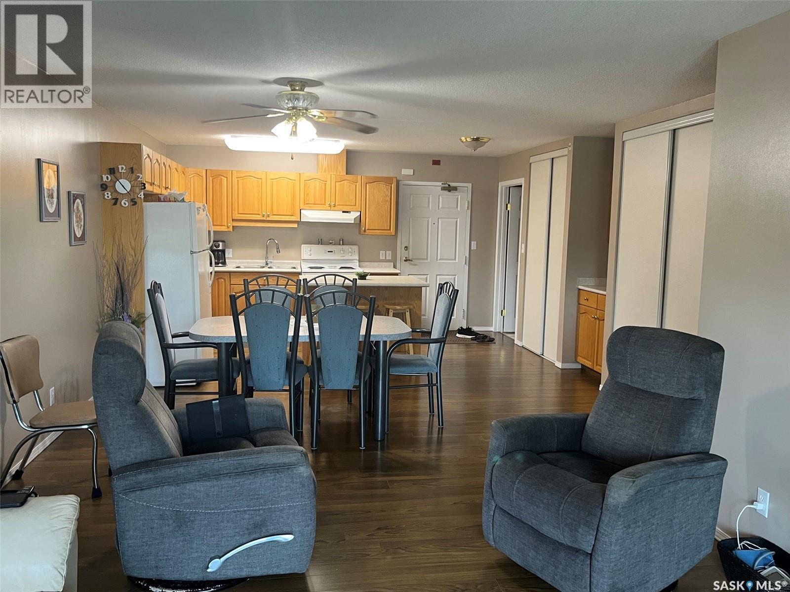 Unit306 1 26Th Street E, Prince Albert, SK - Indoor Photo Showing Living Room