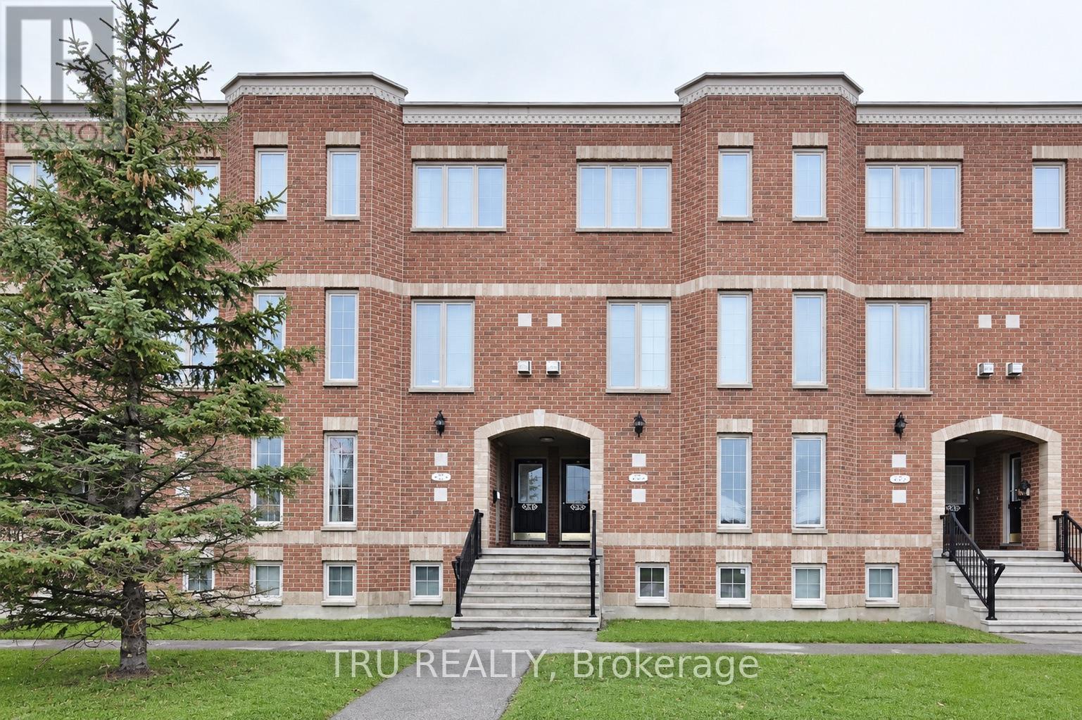835 Longfields Drive, Ottawa, ON - Outdoor With Facade