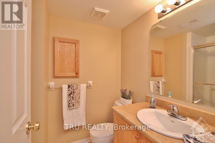 835 Longfields Drive, Ottawa, ON - Indoor Photo Showing Bathroom