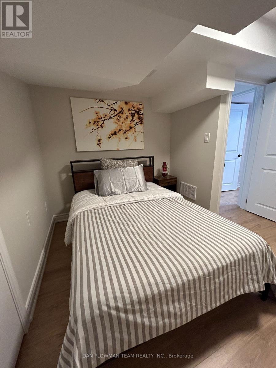Bsmt - 25 Roma Drive, Whitby, ON - Indoor Photo Showing Bedroom