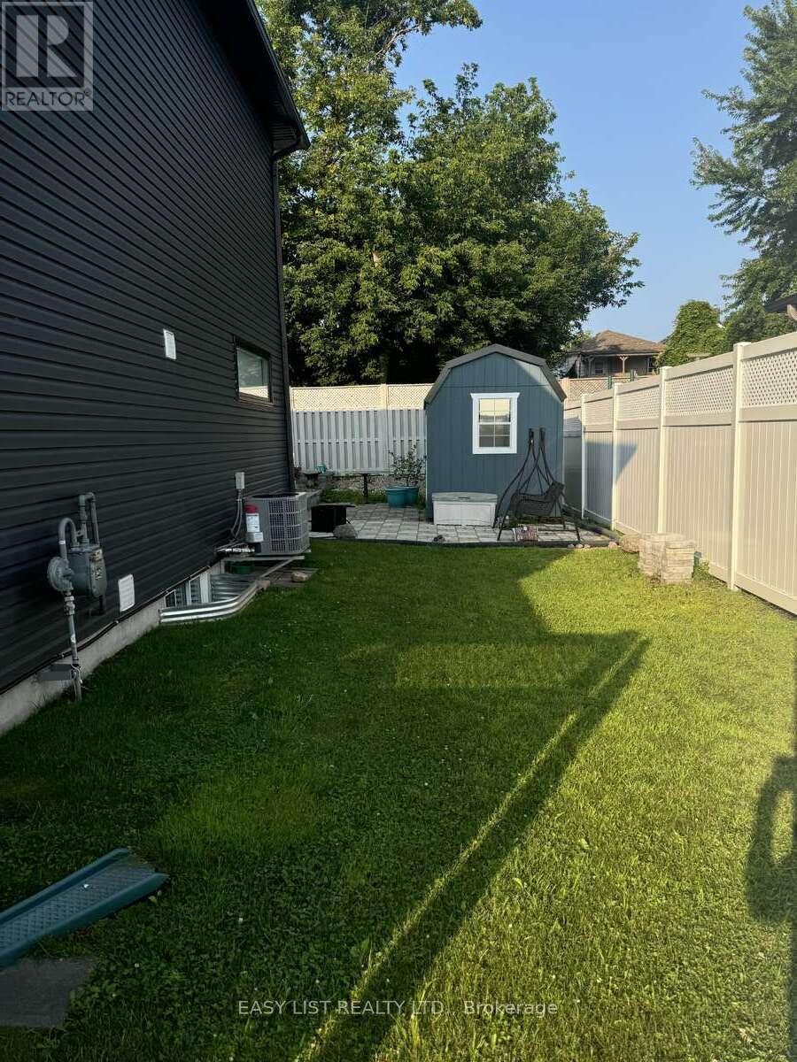 306 Belfort Crescent, Cornwall, ON - Outdoor