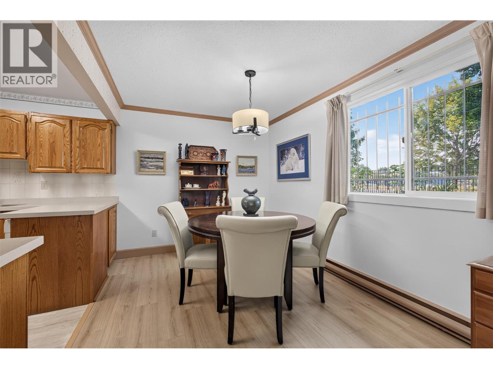 1229 Bernard Avenue Unit# 102, Kelowna, BC - Indoor Photo Showing Dining Room