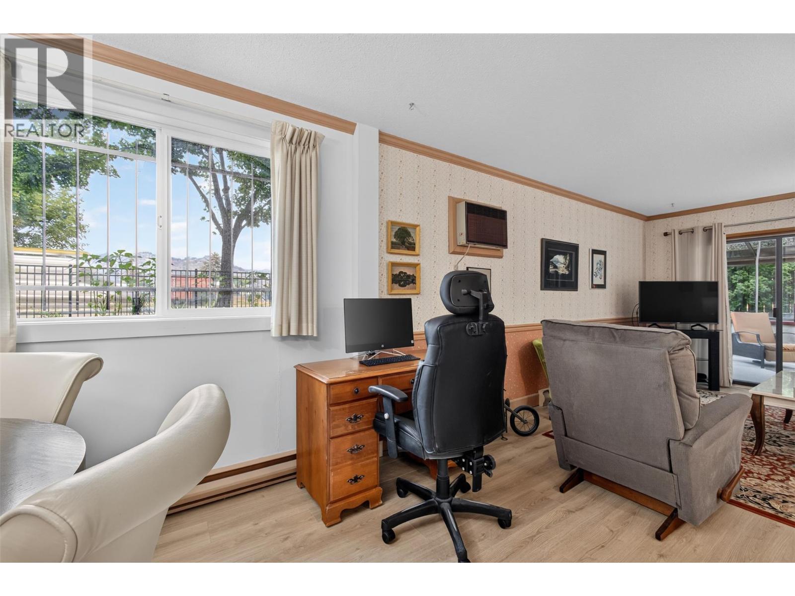 1229 Bernard Avenue Unit# 102, Kelowna, BC - Indoor