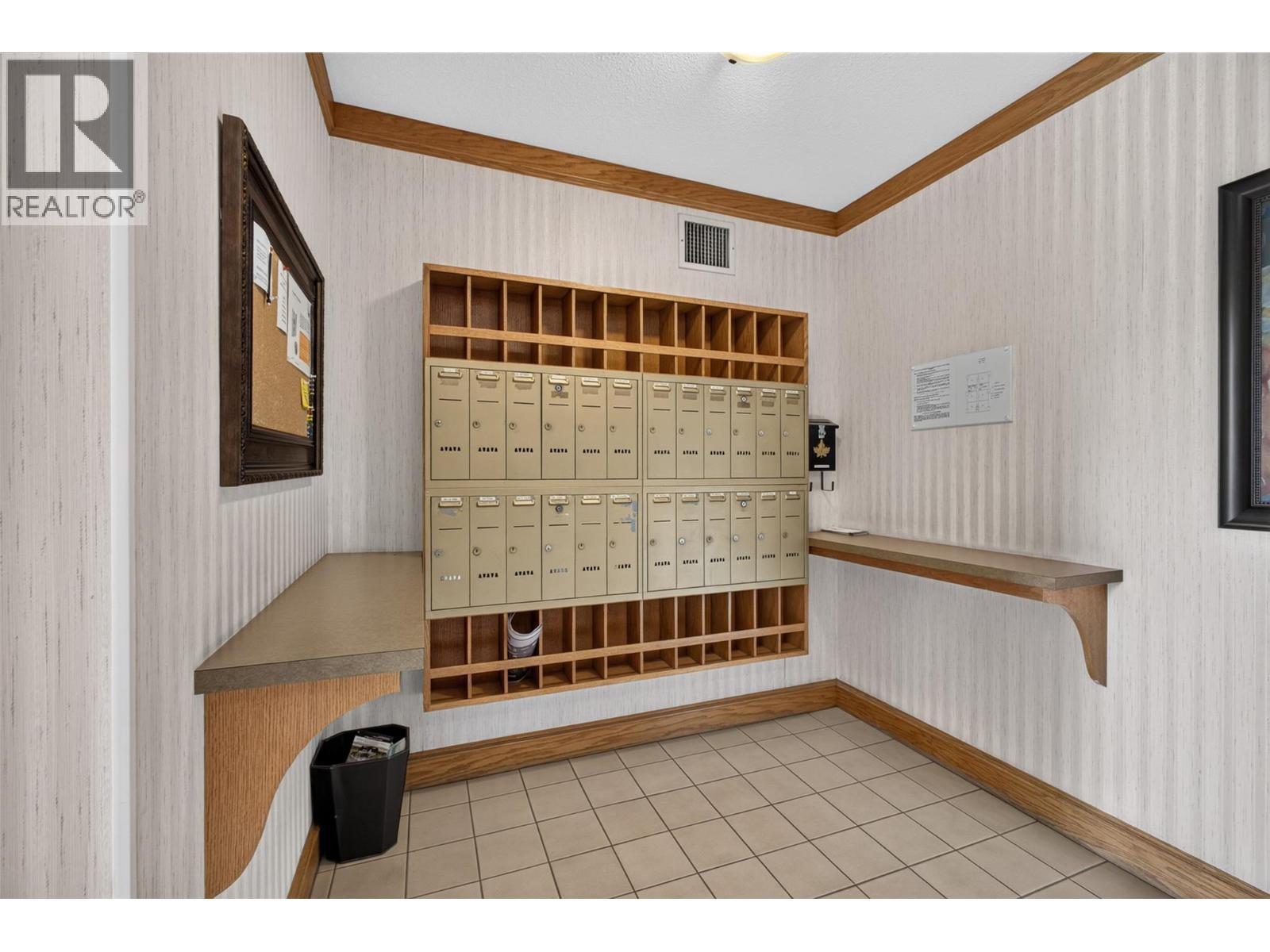 1229 Bernard Avenue Unit# 102, Kelowna, BC - Indoor Photo Showing Other Room