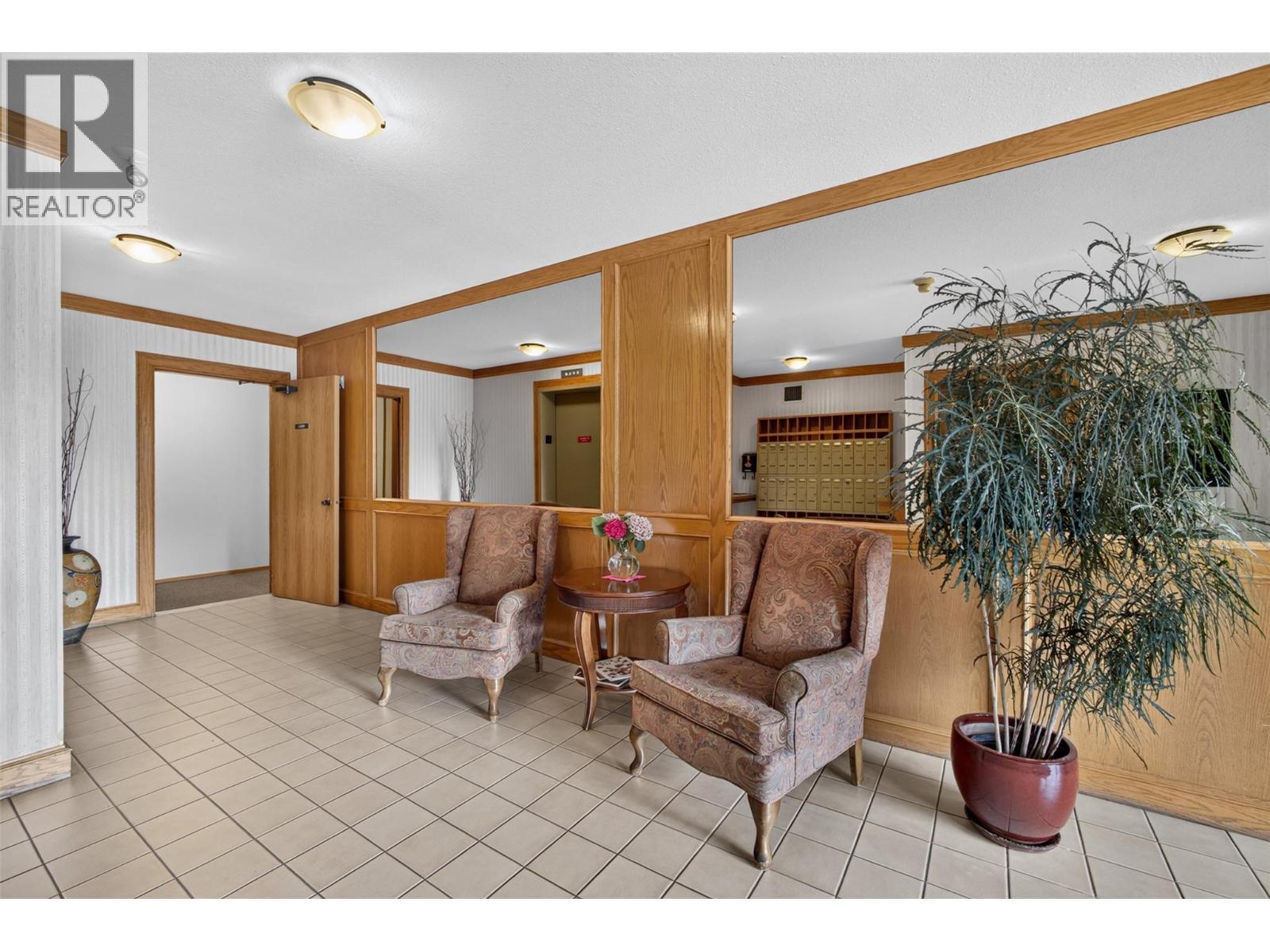 1229 Bernard Avenue Unit# 102, Kelowna, BC - Photo Showing Other Room