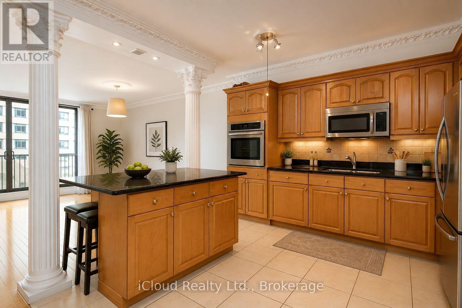 837 - 33 Harbour Square, Toronto, ON