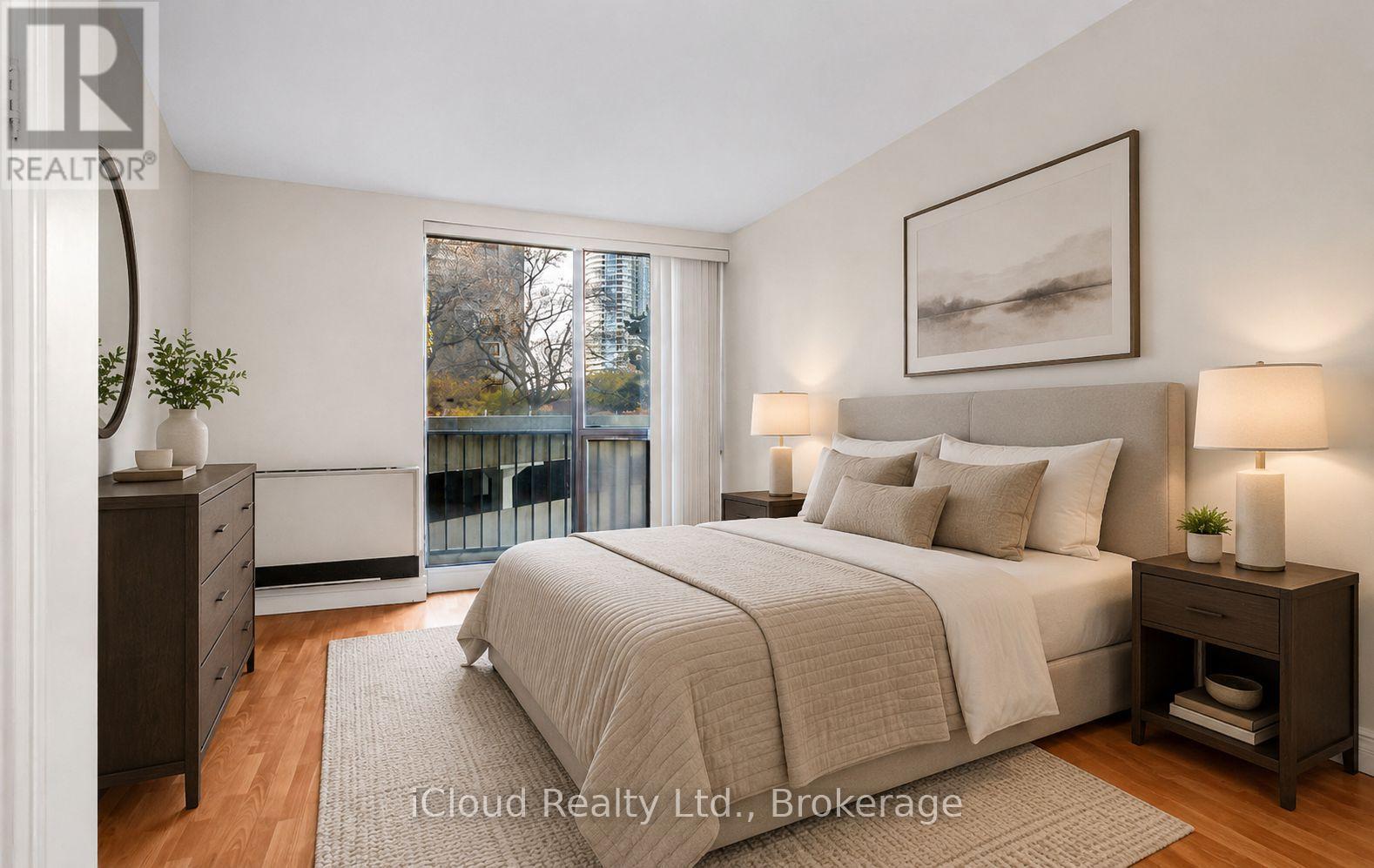 837 - 33 Harbour Square, Toronto, ON