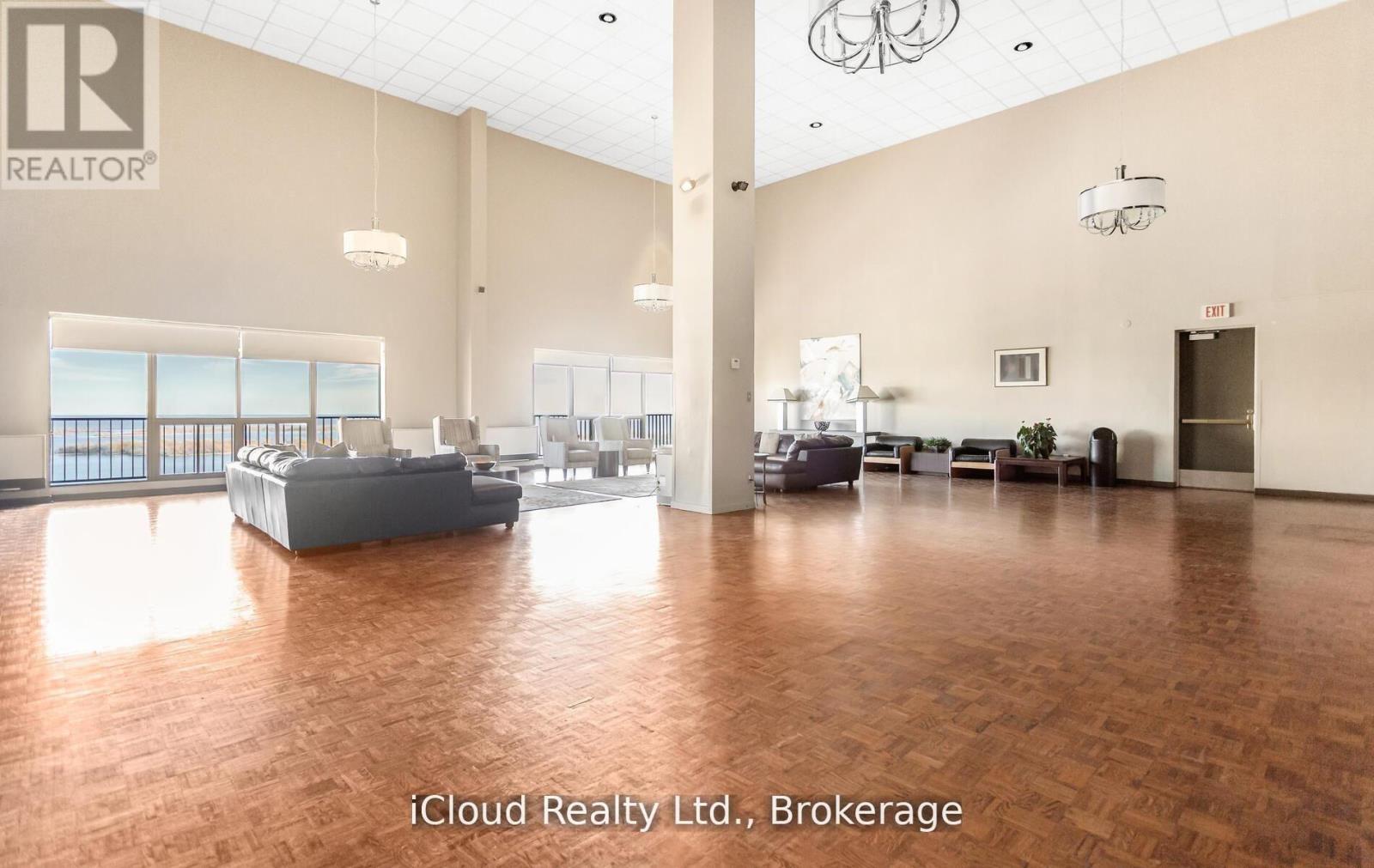 837 - 33 Harbour Square, Toronto, ON