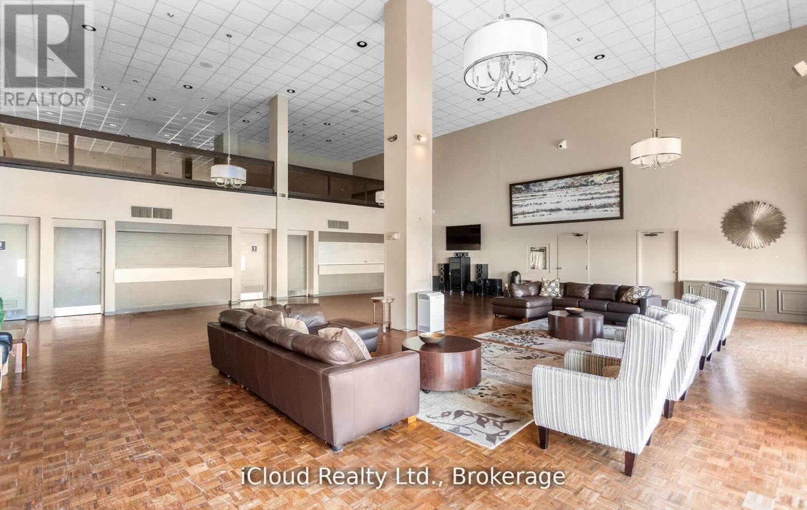 837 - 33 Harbour Square, Toronto, ON