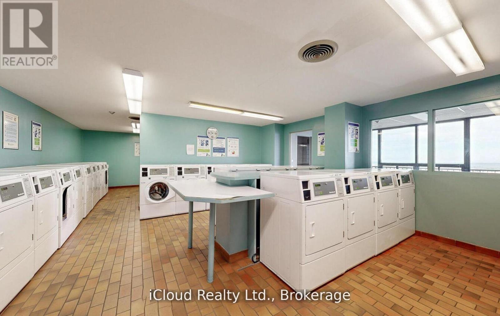 837 - 33 Harbour Square, Toronto, ON