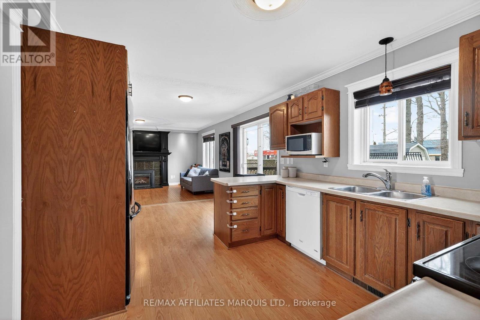 1337 Patricia Place, Cornwall, ON - Indoor Photo Showing Kitchen With Double Sink