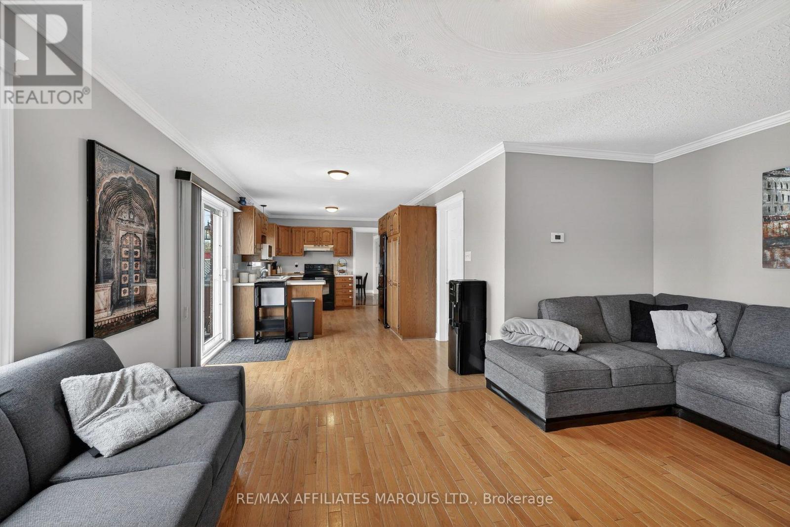 1337 Patricia Place, Cornwall, ON - Indoor Photo Showing Living Room