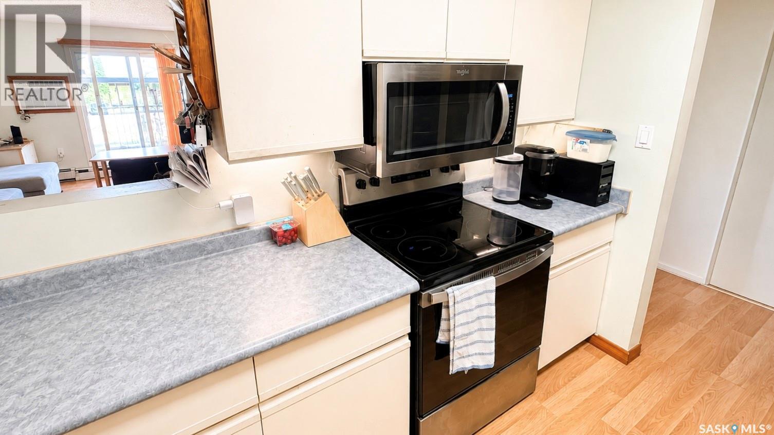216 3420 Park Street, Regina, SK - Indoor Photo Showing Kitchen