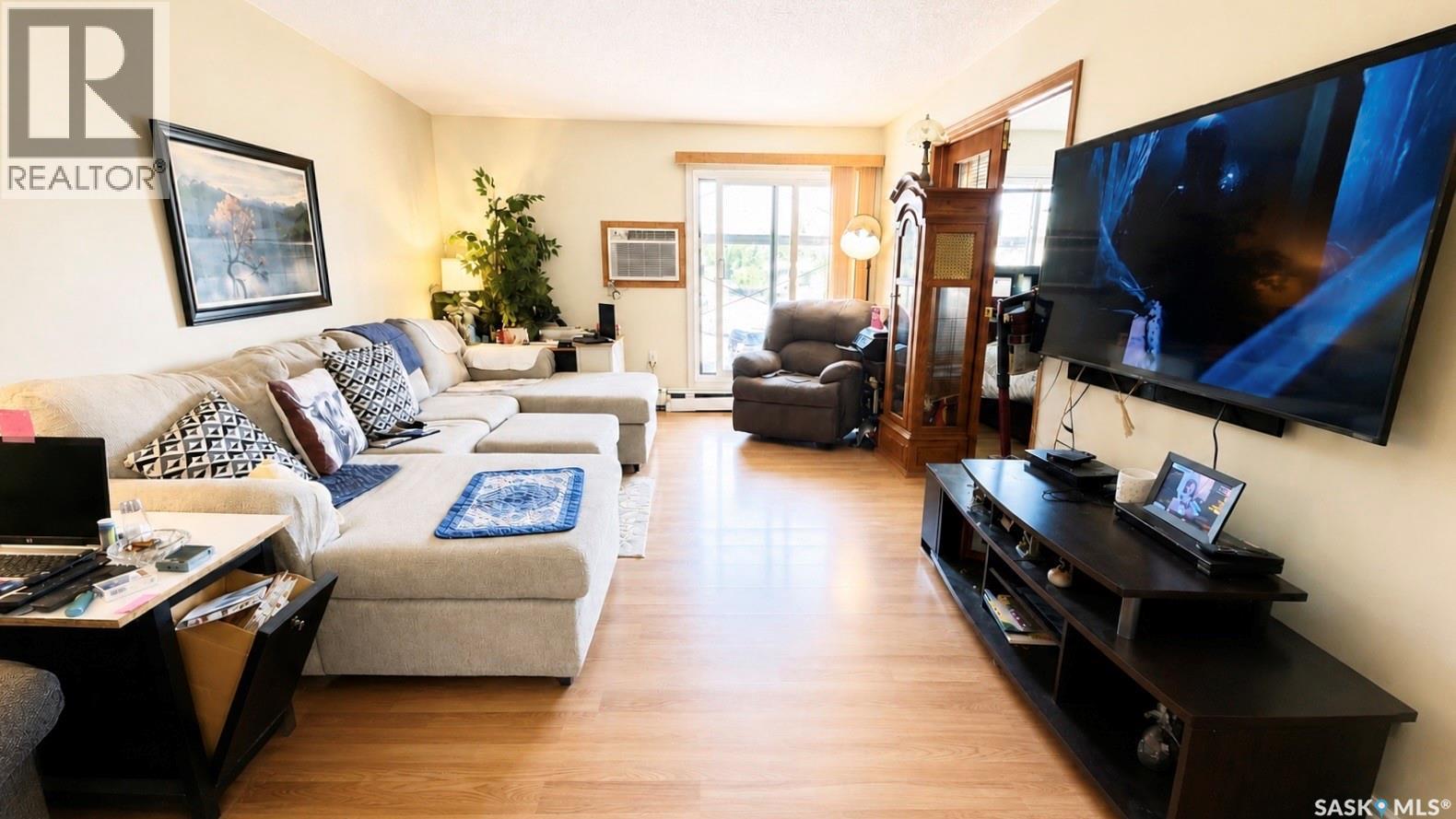216 3420 Park Street, Regina, SK - Indoor Photo Showing Living Room