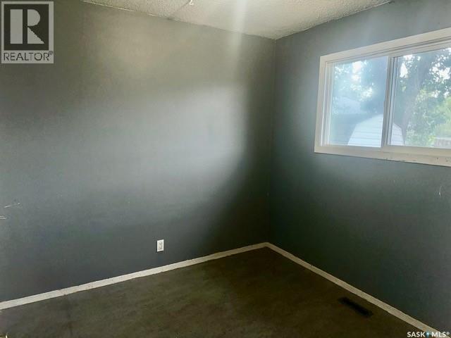 724 Eastview Avenue, Regina, SK - Indoor Photo Showing Other Room