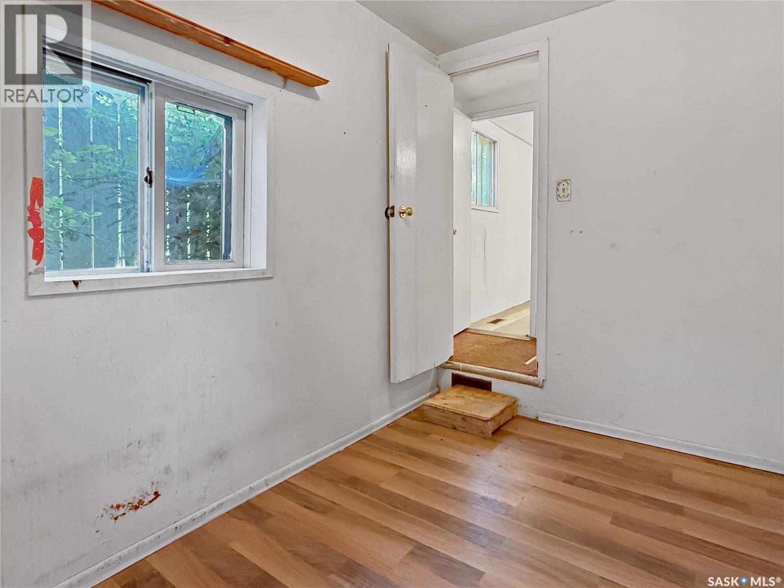 359 6Th Avenue Se, Swift Current, SK - Indoor Photo Showing Other Room