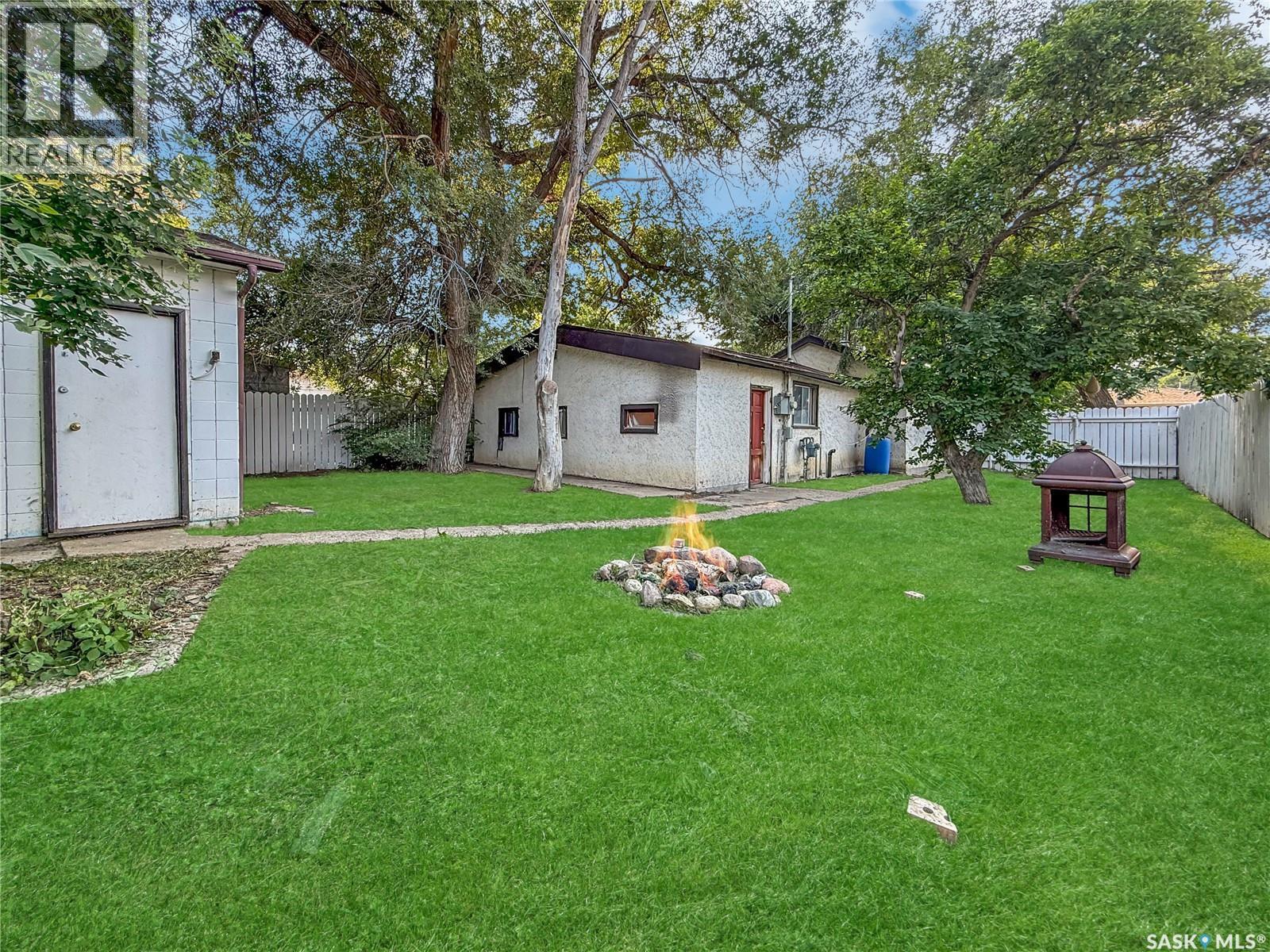 359 6Th Avenue Se, Swift Current, SK - Outdoor