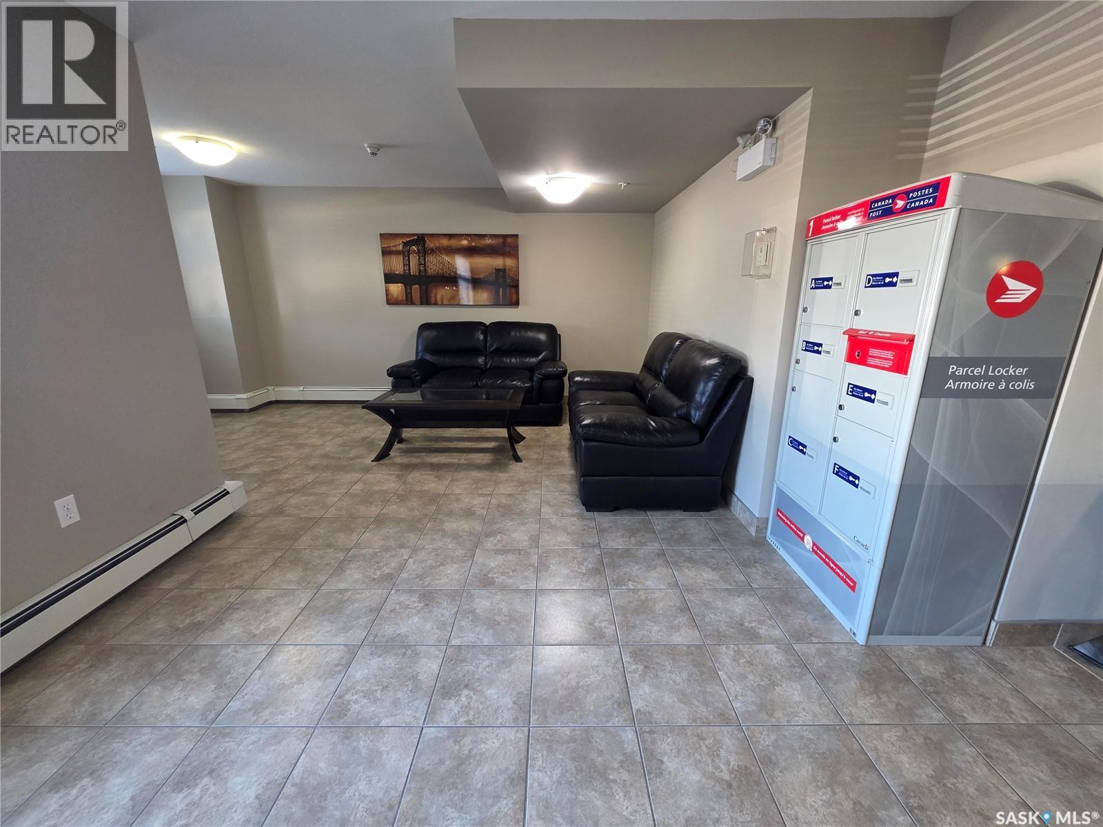 110 306 Petterson Drive, Estevan, SK - Indoor