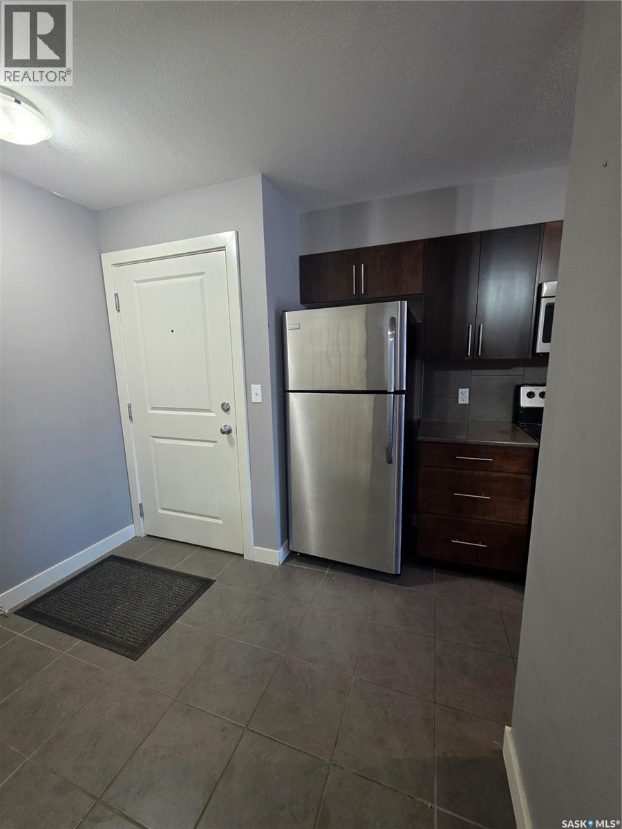 110 306 Petterson Drive, Estevan, SK - Indoor
