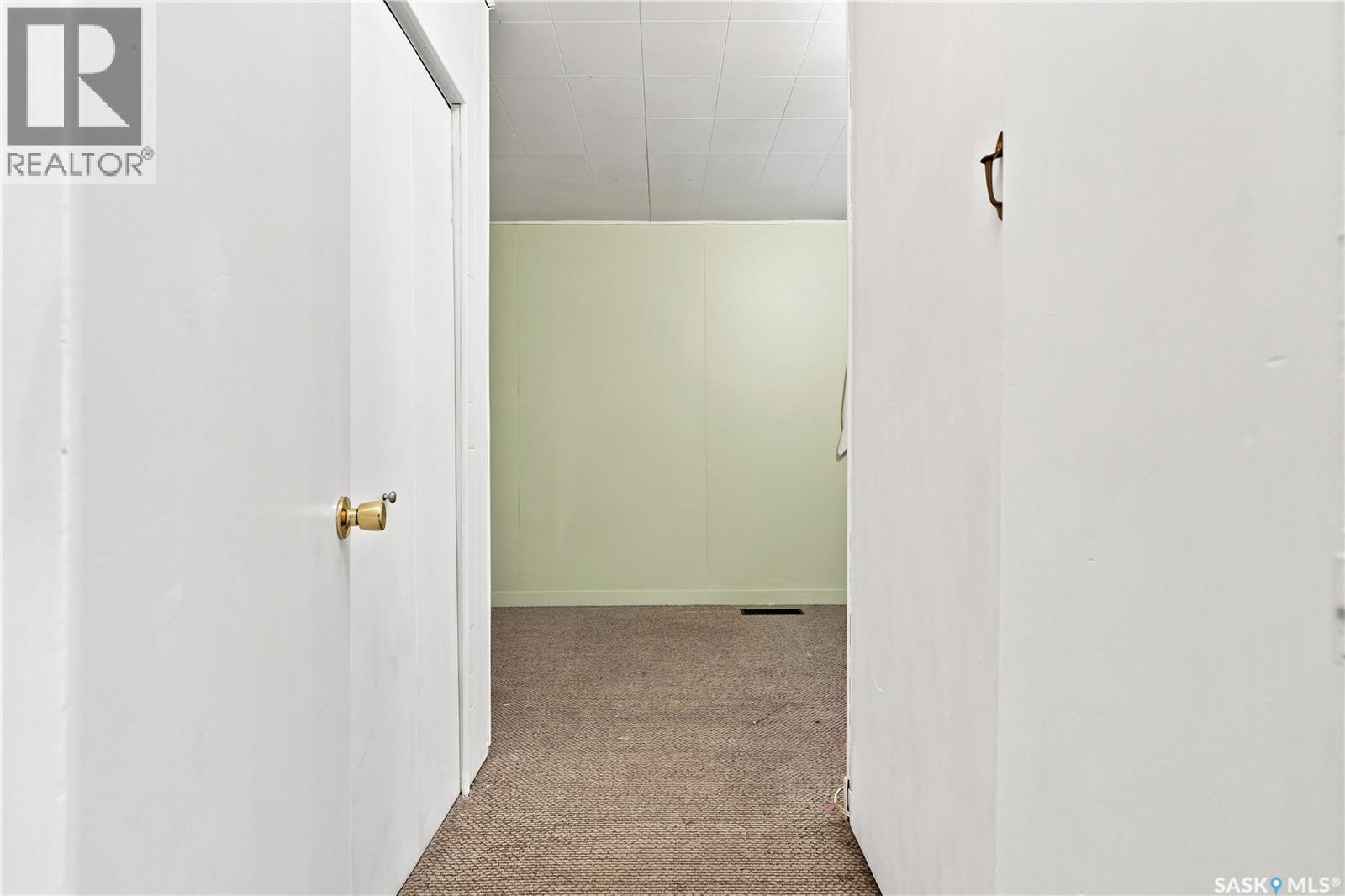 1015 J Avenue N, Saskatoon, SK - Indoor Photo Showing Other Room