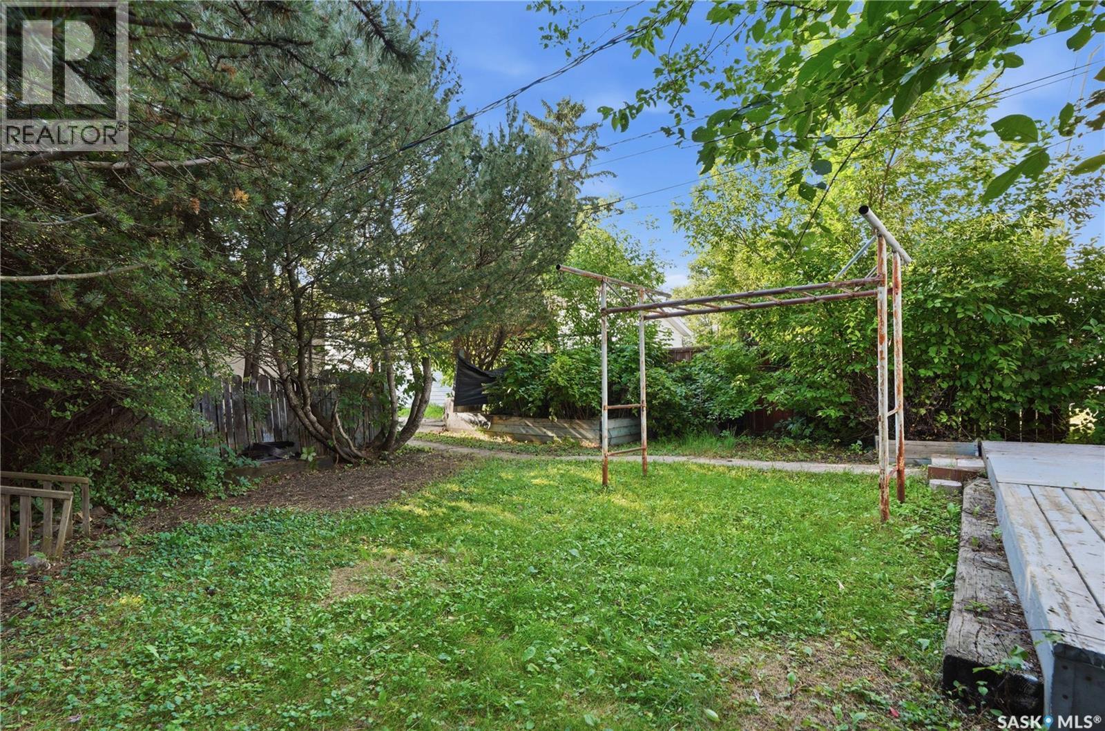 1015 J Avenue N, Saskatoon, SK - Outdoor