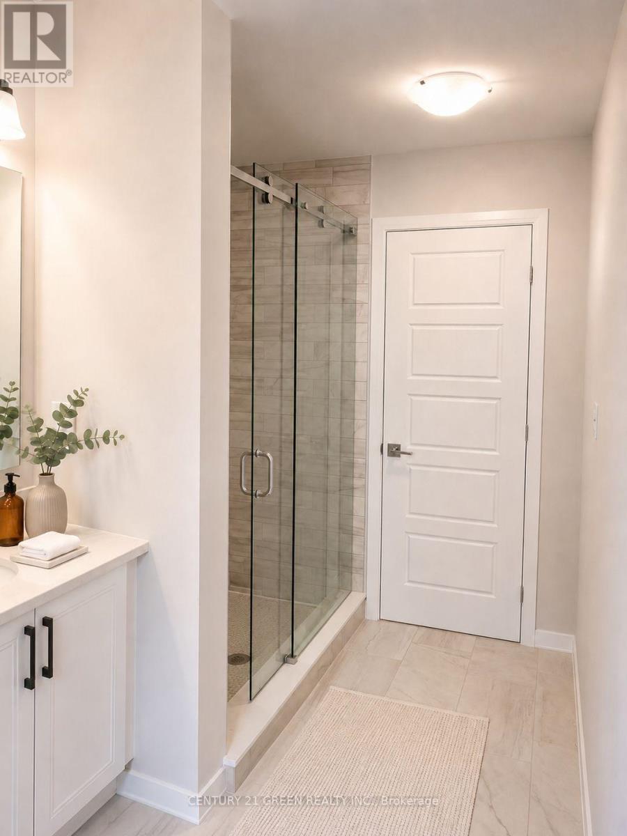 251 Clark Avenue, Kitchener, ON - Indoor Photo Showing Bathroom