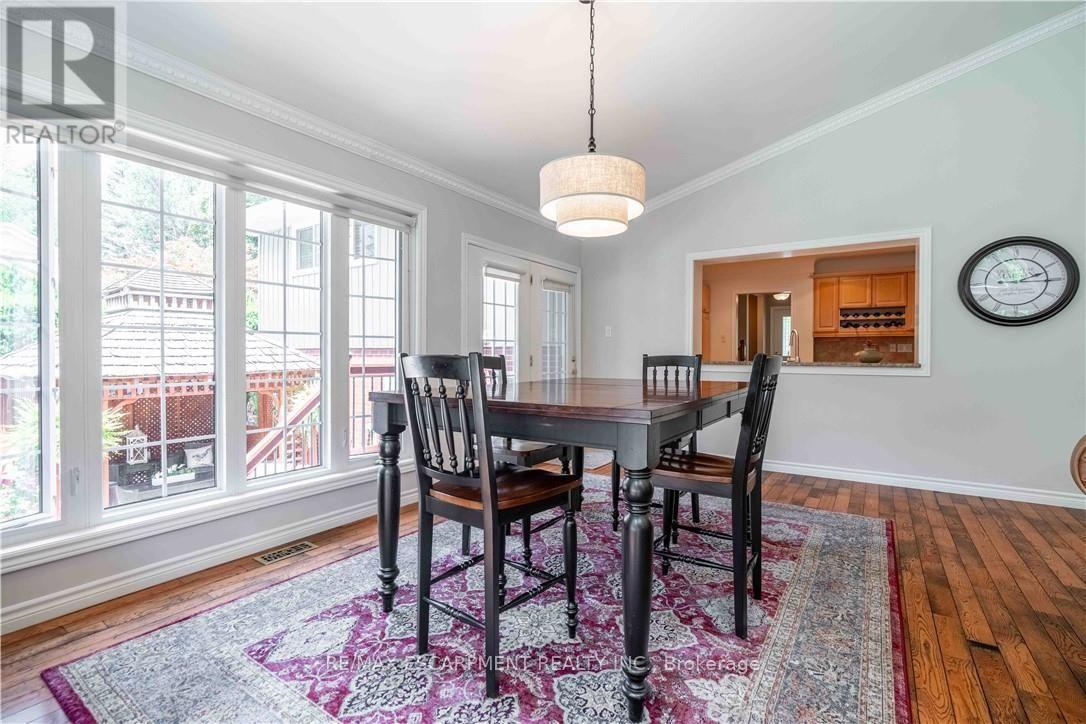 138 Judith Crescent, Hamilton, ON - Indoor Photo Showing Dining Room