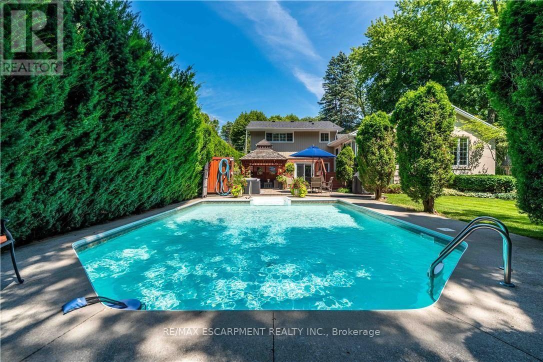 138 Judith Crescent, Hamilton, ON - Outdoor With In Ground Pool With Backyard