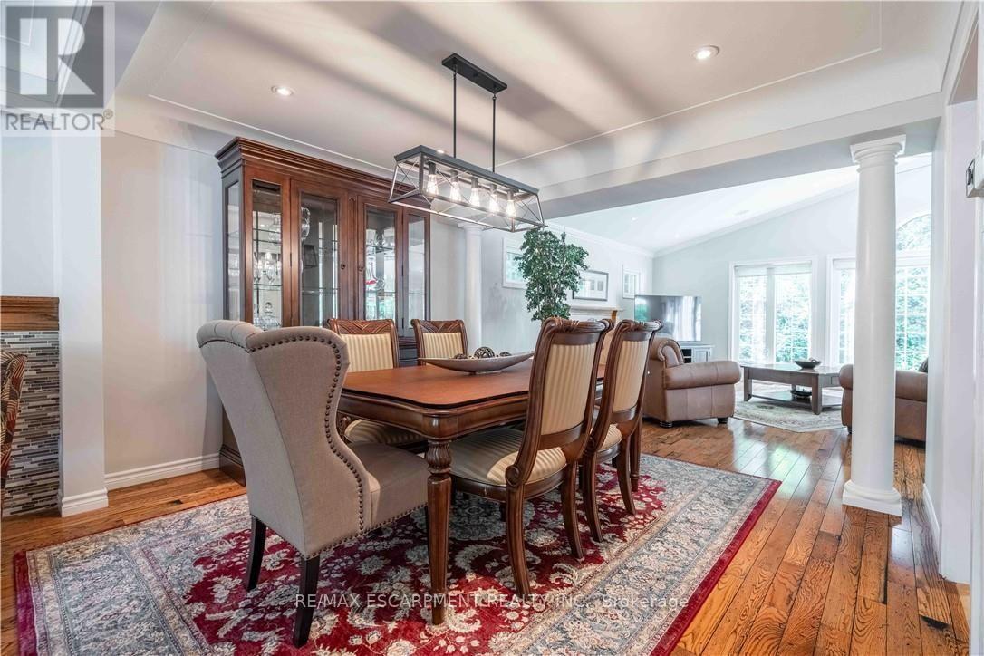 138 Judith Crescent, Hamilton, ON - Indoor Photo Showing Dining Room