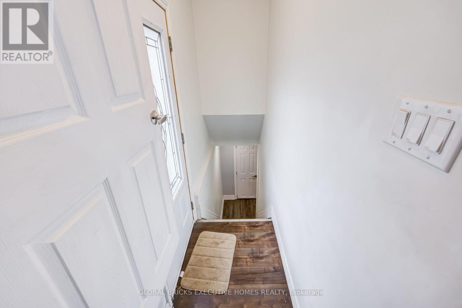 100 Lauris Avenue, Cambridge, ON - Indoor Photo Showing Other Room