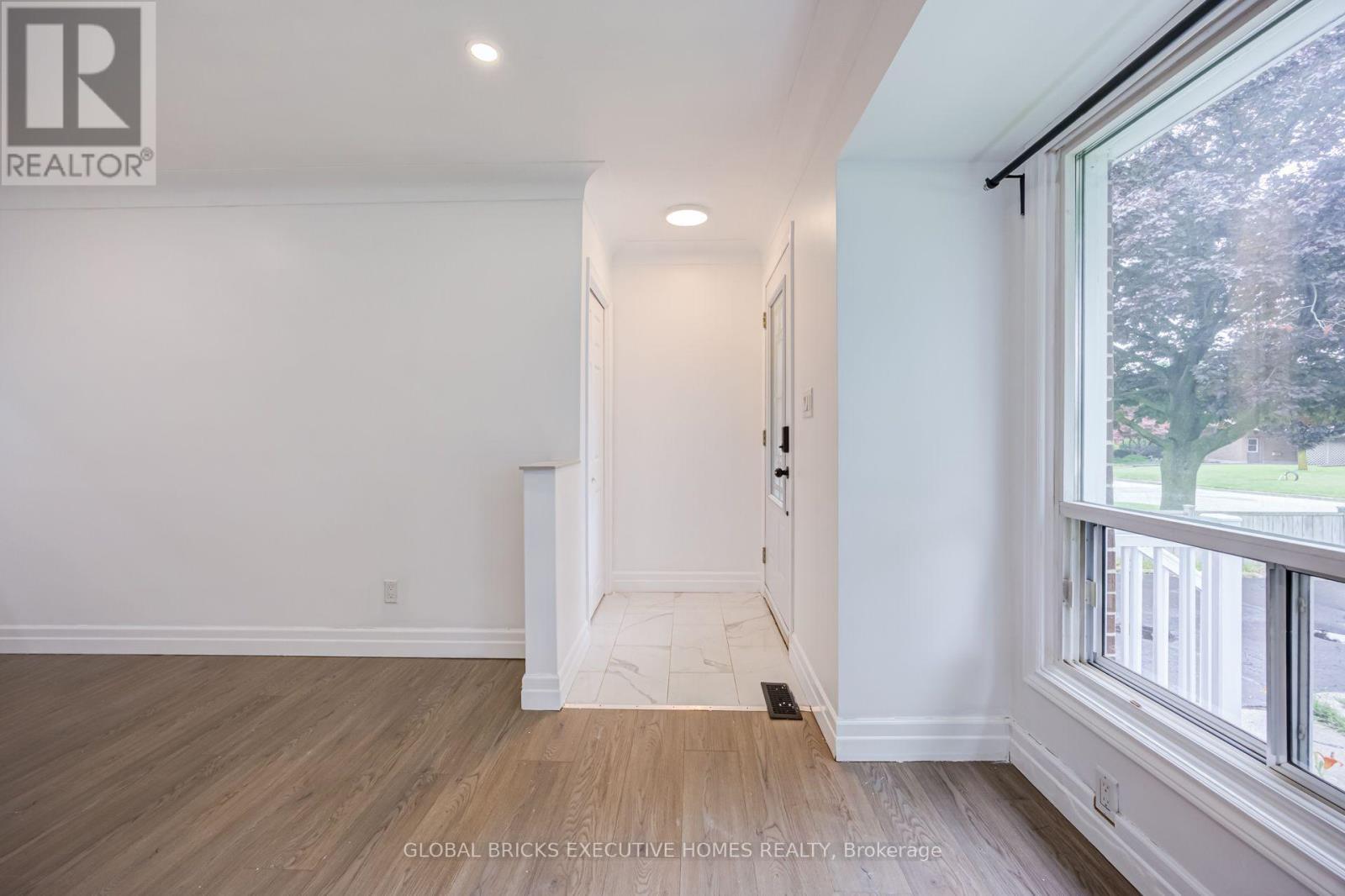 100 Lauris Avenue, Cambridge, ON - Indoor Photo Showing Other Room